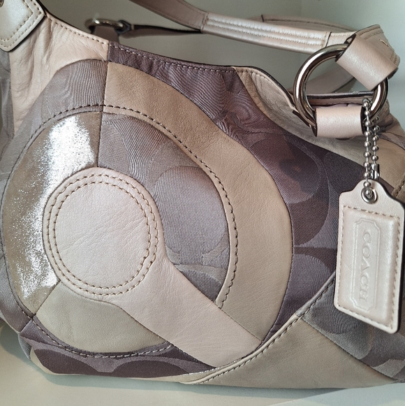 NWT Rare Coach Tan & Pink Mia Maggie Taupe Multi Patchwork Leather Hobo - Picture 3 of 5
